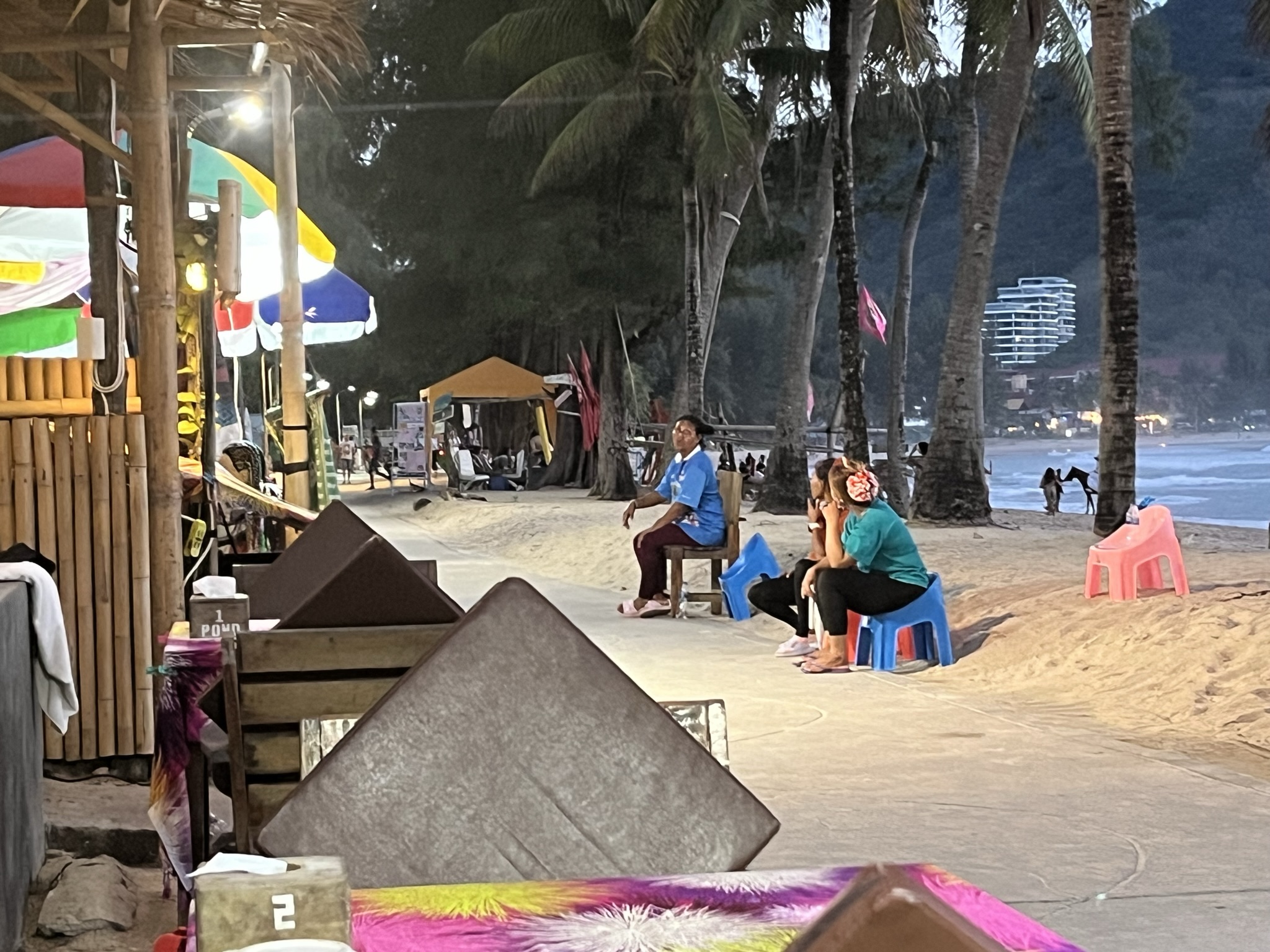 cafes and bars in kamala beach