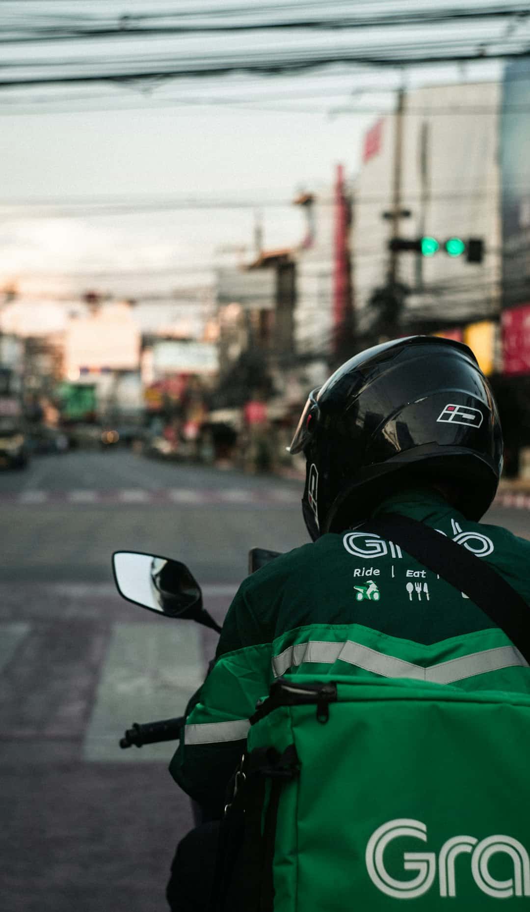 Photo by Kseniia Ilinykh Grab app Bangkok ride hailing Thailand