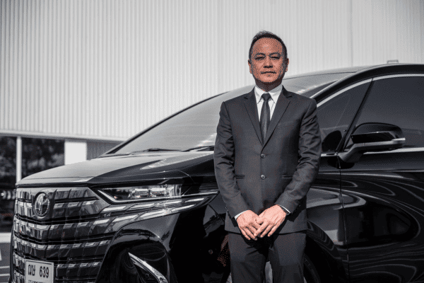 Private driver from Survarnabhumi airport Private driver Bangkok airport transfer Suvarnabhumi